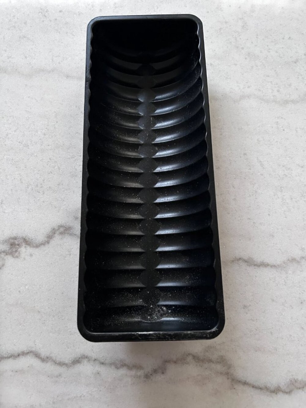 Vintage Fluted Rehrücken Cake Loaf Pan Non-Stick Almond Ribbed Baking Mold